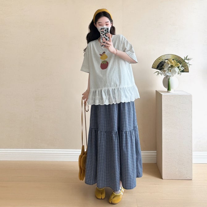 Korean Fashion Maternity Set – Lace T-Shirt + Plaid Skirt