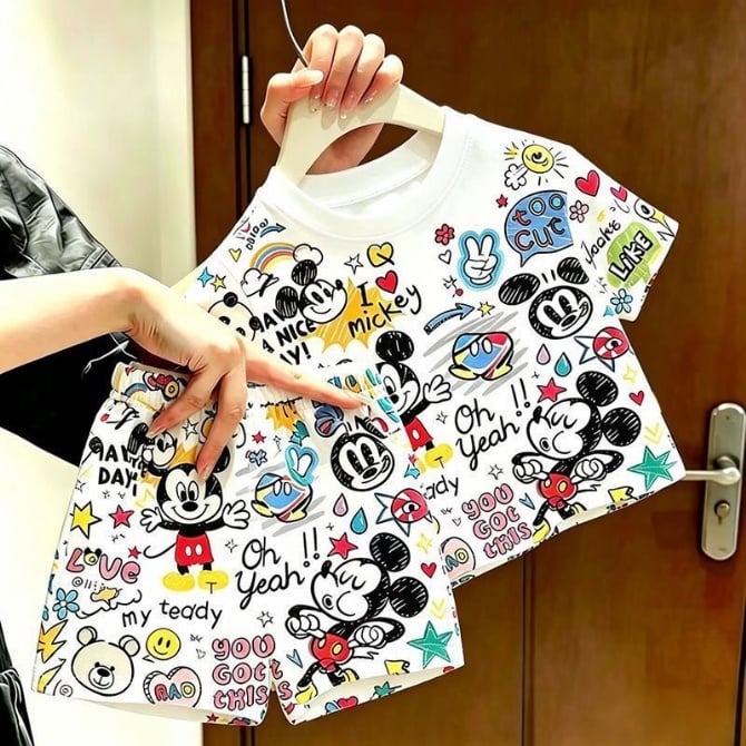 Kids Summer Cartoon doodle Print T-Shirt & Shorts 2-Piece Set